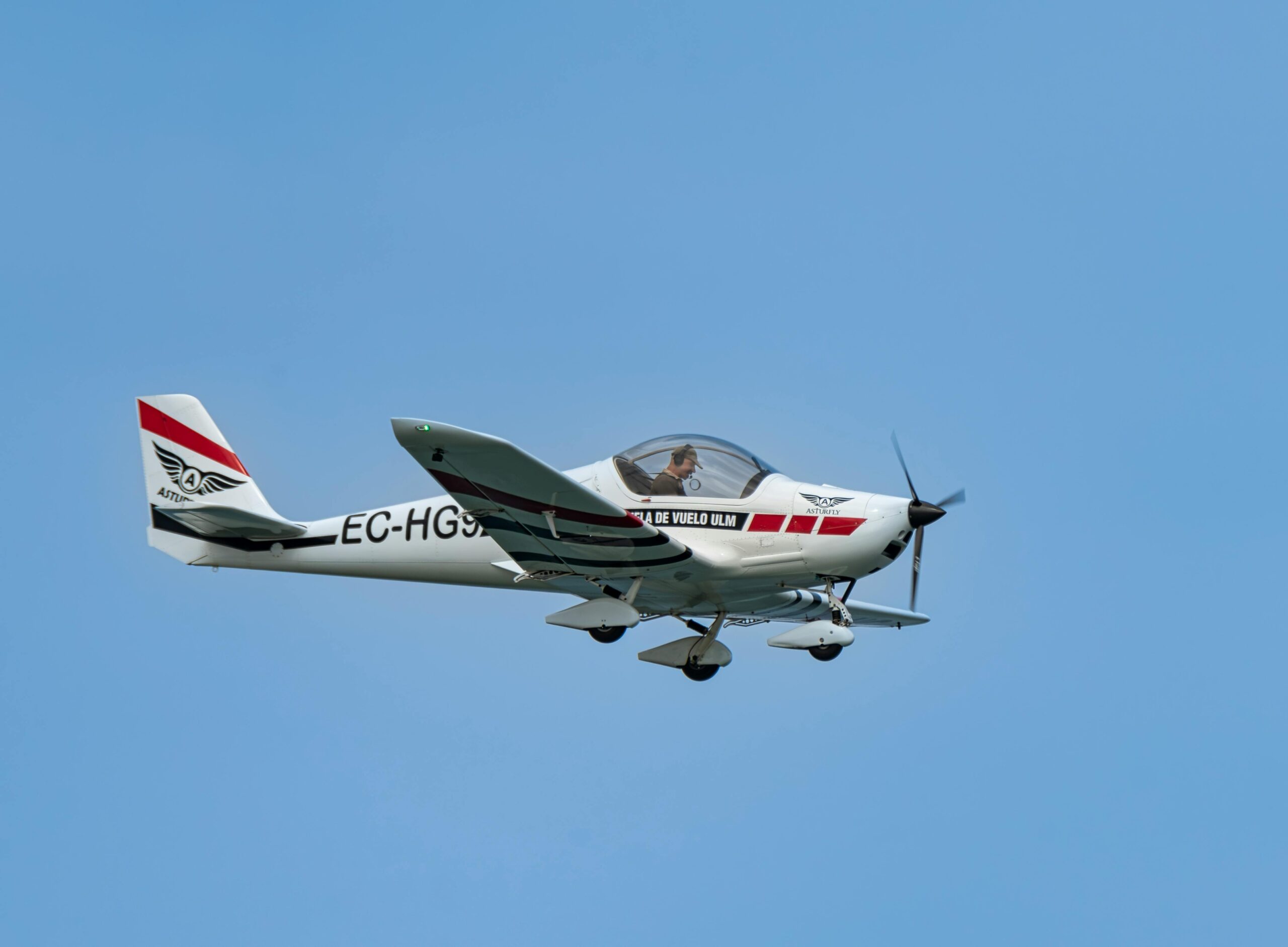 A KestrelX KX-2 aircraft flies over water during a U.S. military training exercise.