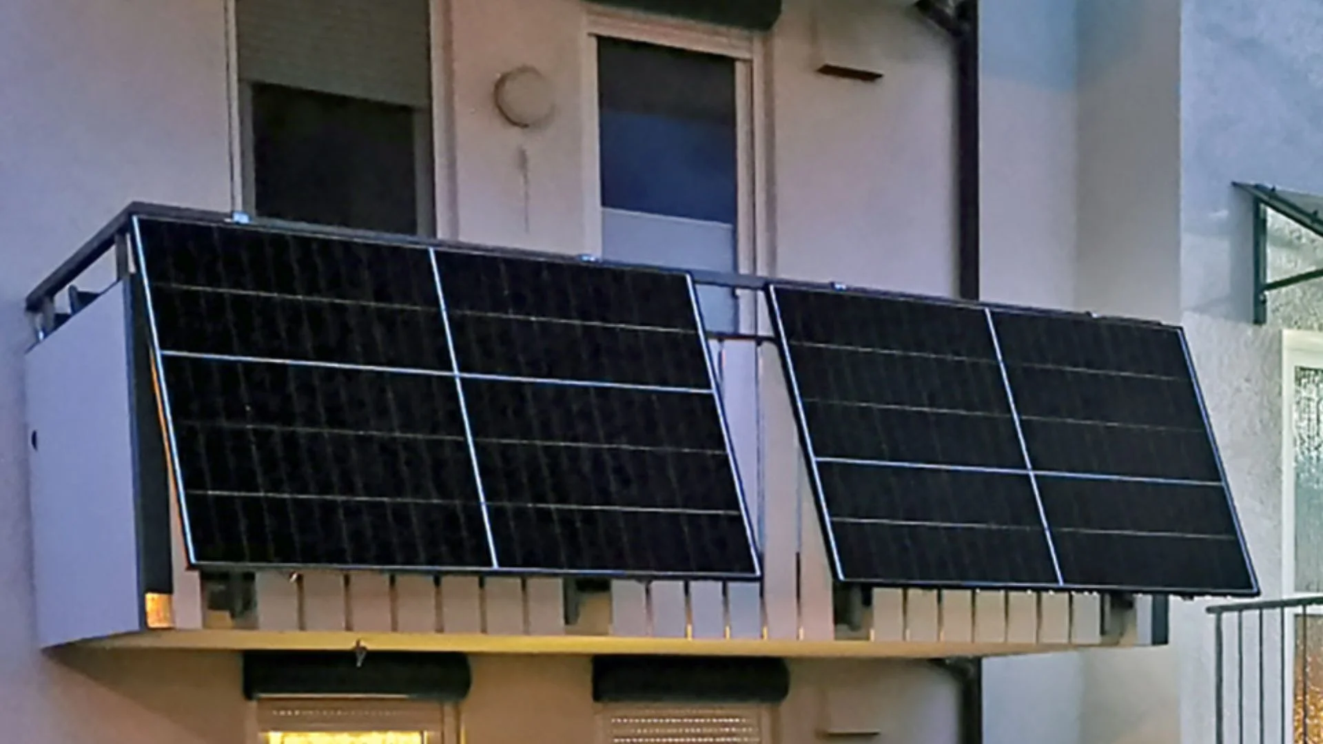 Europe’s Balcony Solar Boom Is Reshaping Home Energy