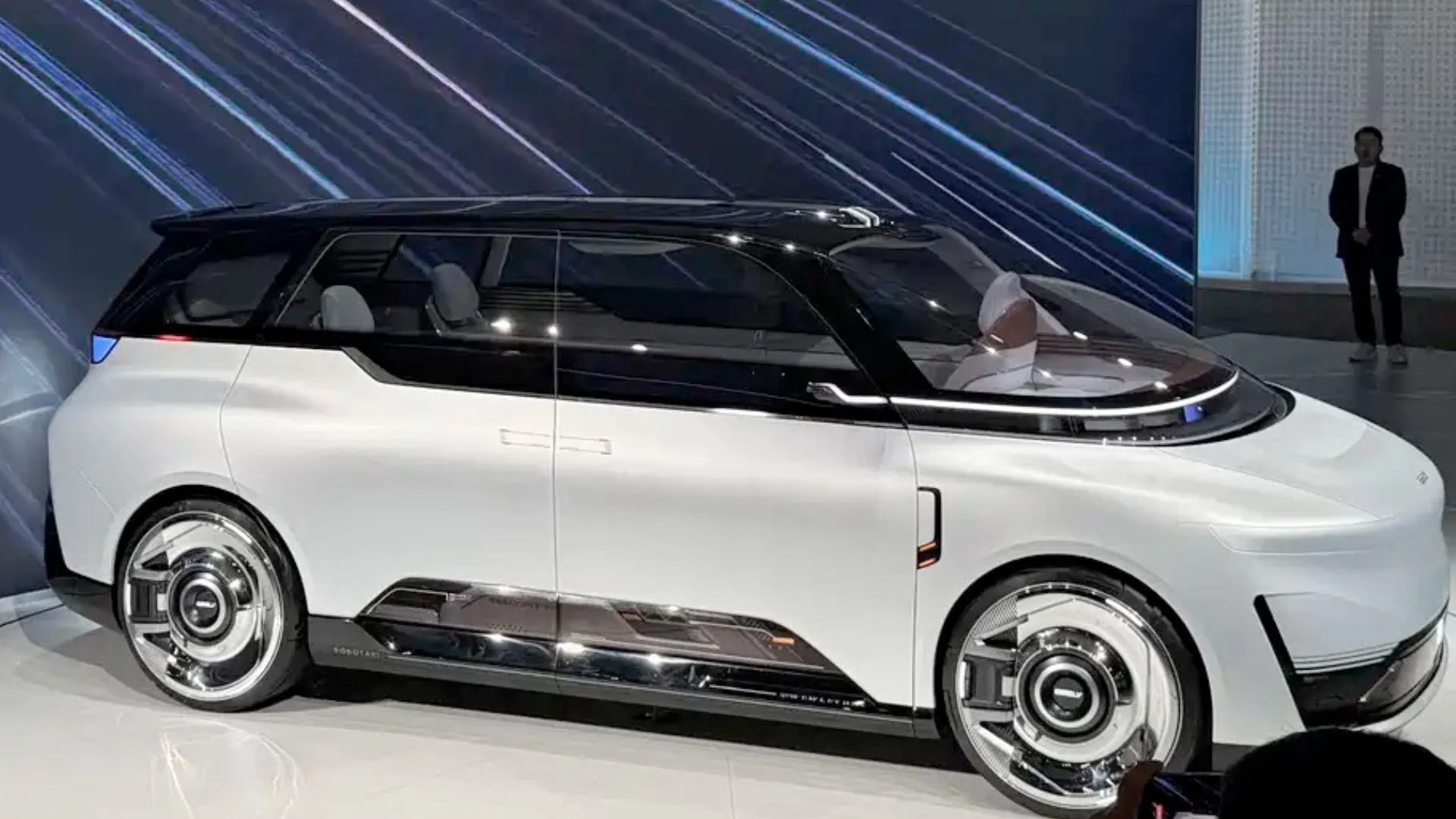 Geely’s AI Eva Cab Waymo-Style Robotaxi