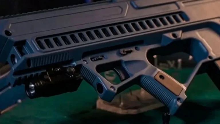 electromagnetic coil gun pistol