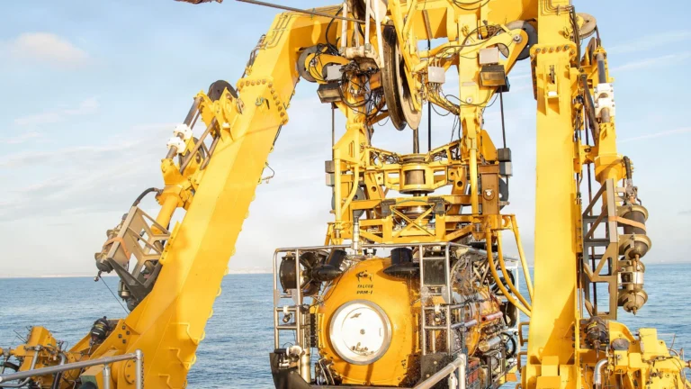 US Navy submarine rescue system