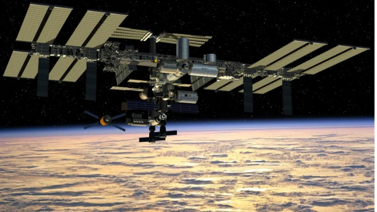 ISS Astronauts See 16 Sunrises Daily as Space Agencies Battle Sleep and Time Challenges
