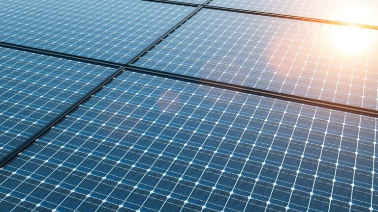 2D-3D Crystal Trick Boosts Perovskite Solar Cell Efficiency