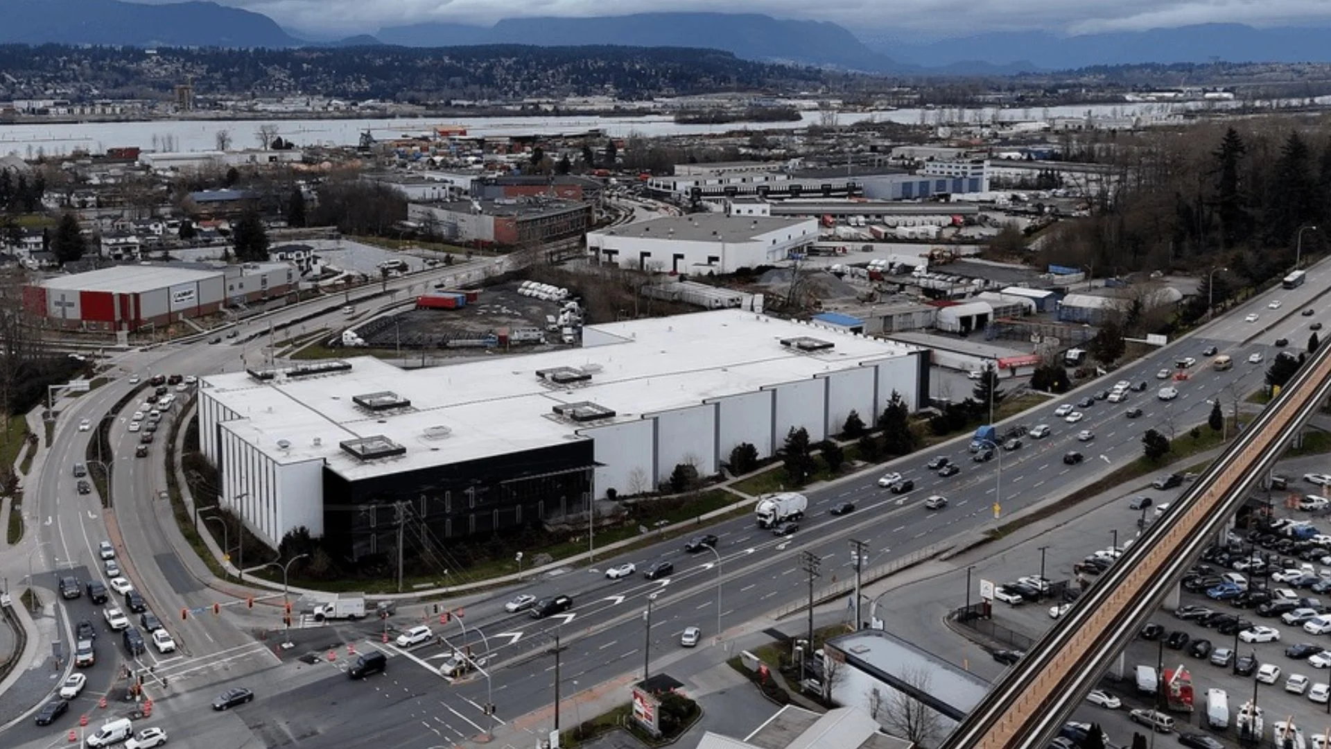 Moment Energy Builds World's Largest Battery Repurposing Facility in Vancouver for EV Storage