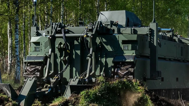 Rheinmetall Unveils MV-8 KOMODO Mine Clearance Robot at Eurosatory 2026