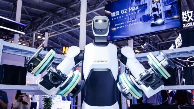 AGIBOT Unveils Four New Embodied AI Robots, Industrial Systems And Dexterous Hands At WAIC
