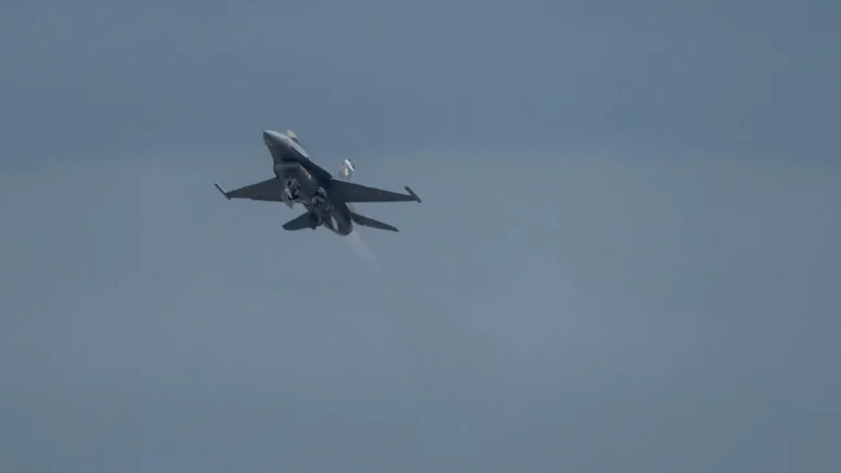 DARPA, Air Force Complete Milestone Flight With AI-Controlled F-16 Fighter Jet