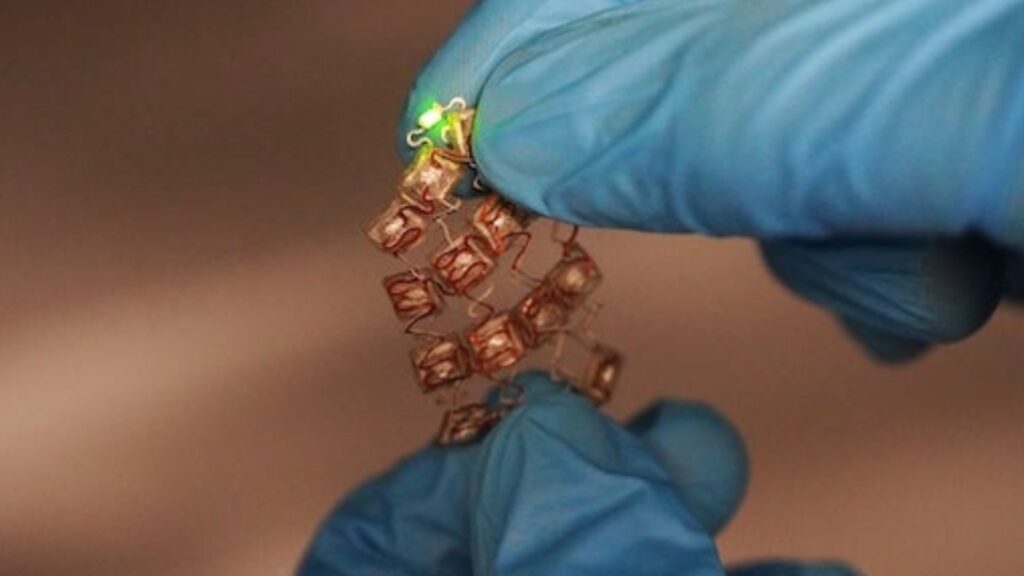 Flexible Moisture-Powered Battery Comes With a Built-In Self-Destruct Switch