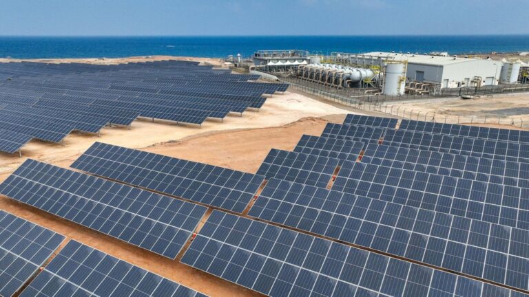 China’s Solar Desalination System Slashes Freshwater Costs With Smart Nanomaterial Design