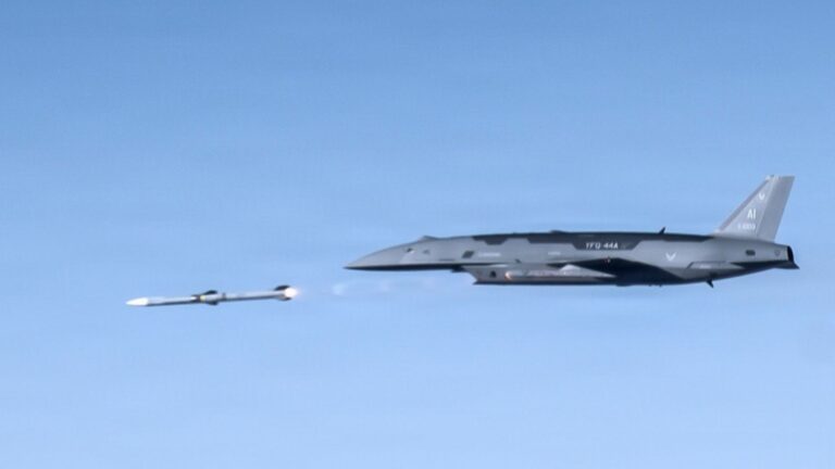 YFQ-44A Loyal Wingman
