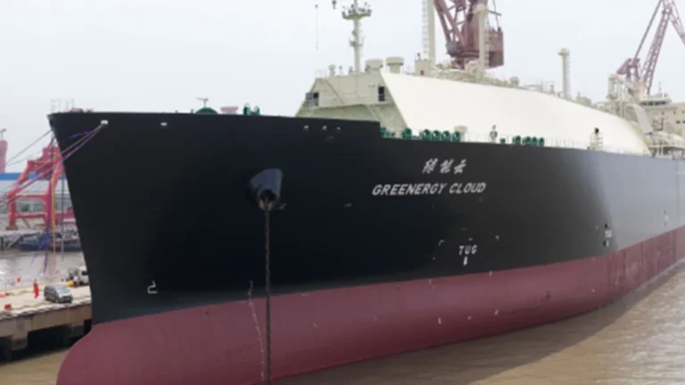 China Delivers Two 174,000-Cubic-Meter LNG Carriers