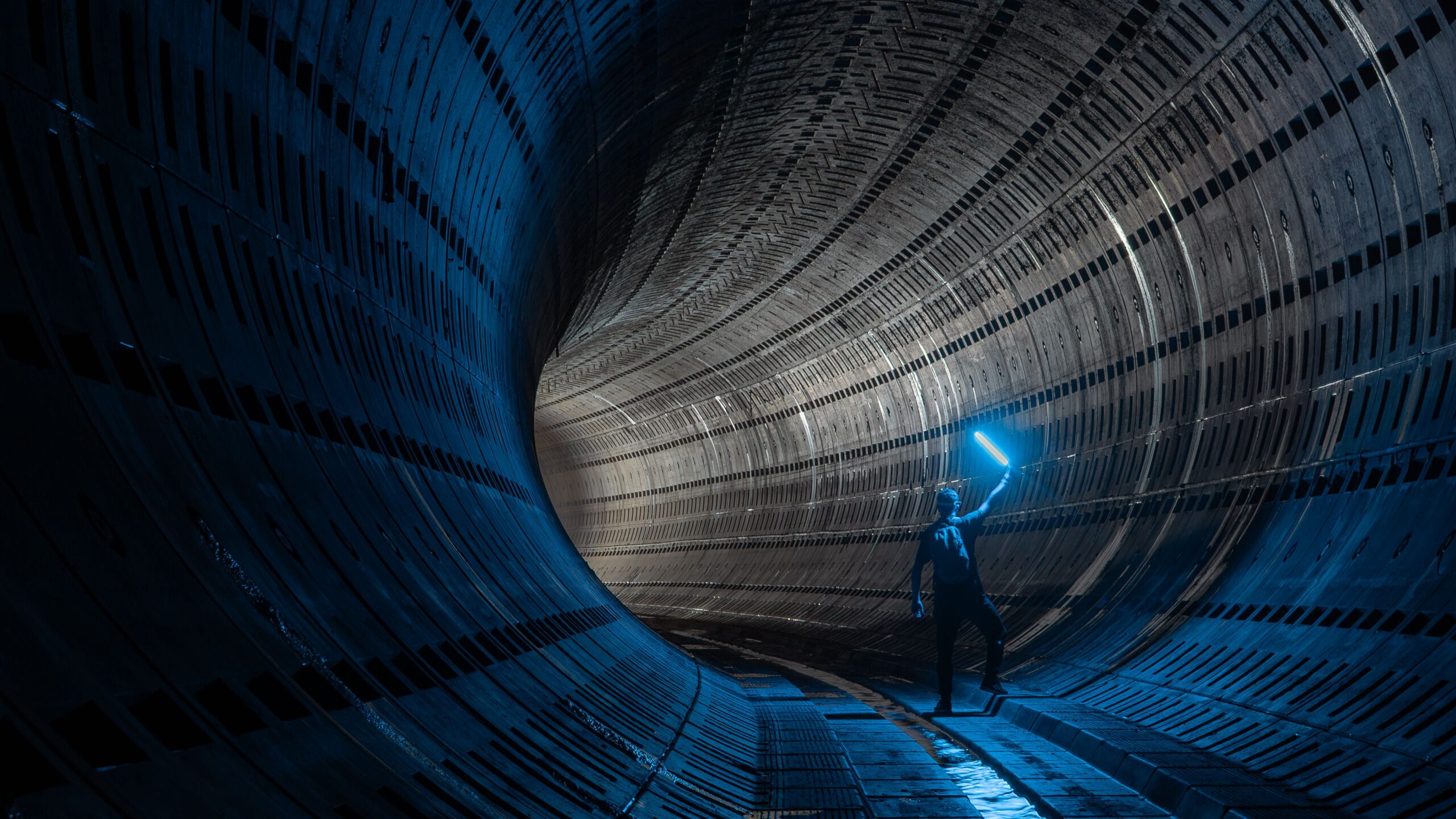 DUNE neutrino detector using AI to analyze particle interactions.