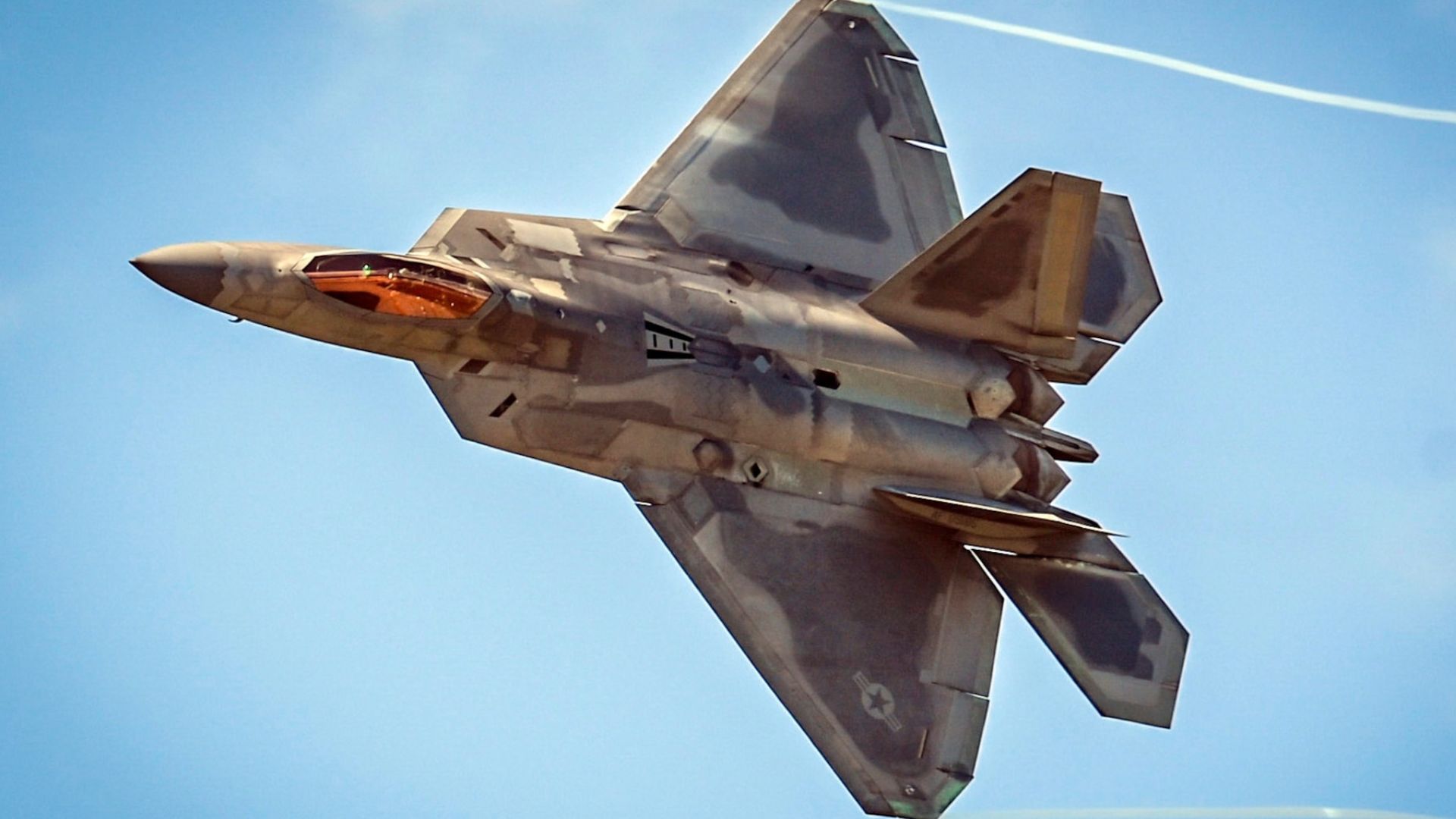 F-22 Raptor Seen Testing New Stealth Sensor Pods