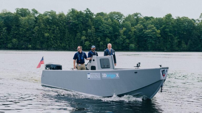 30-foot 3D-printed boat