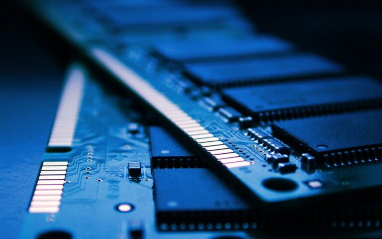 ferroelectric memory material