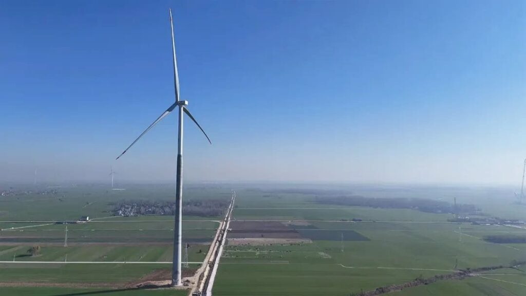 China's 360-metre wind tower in Xinjiang