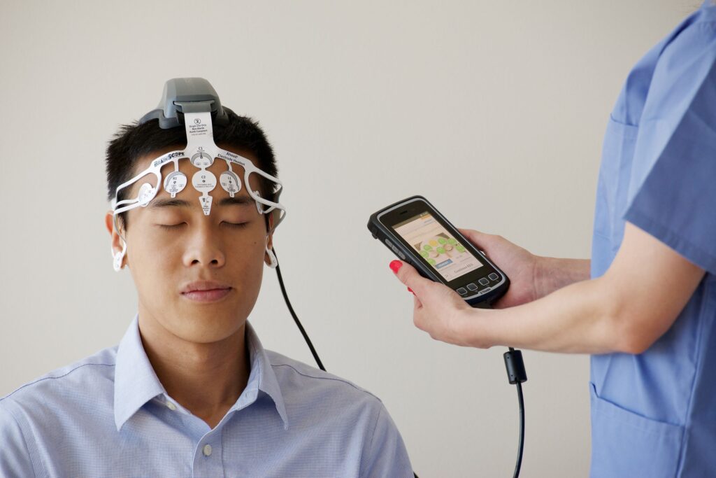 Wireless RAPIDO brain implant designed for remote drug delivery and light stimulation in rats.