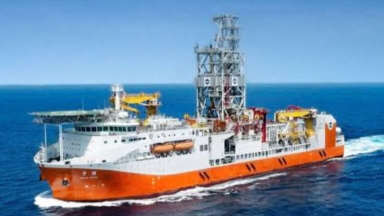 China's Mengxiang vessel drills 864 m into the South China Sea seabed and recovers basalt, a feat only the US and Japan had done.